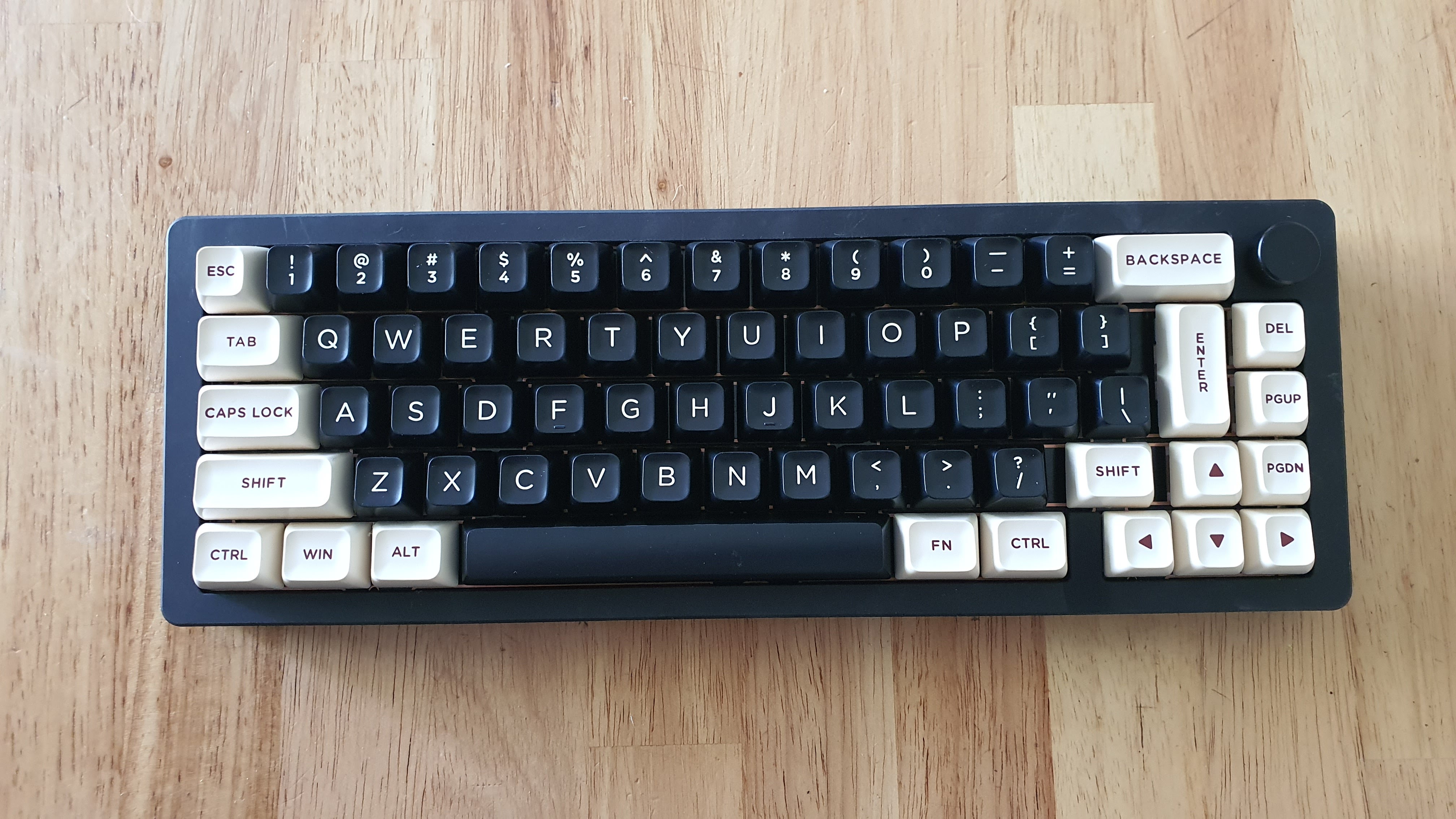 The WEIKAV Sugar65 mechanical keyboard
