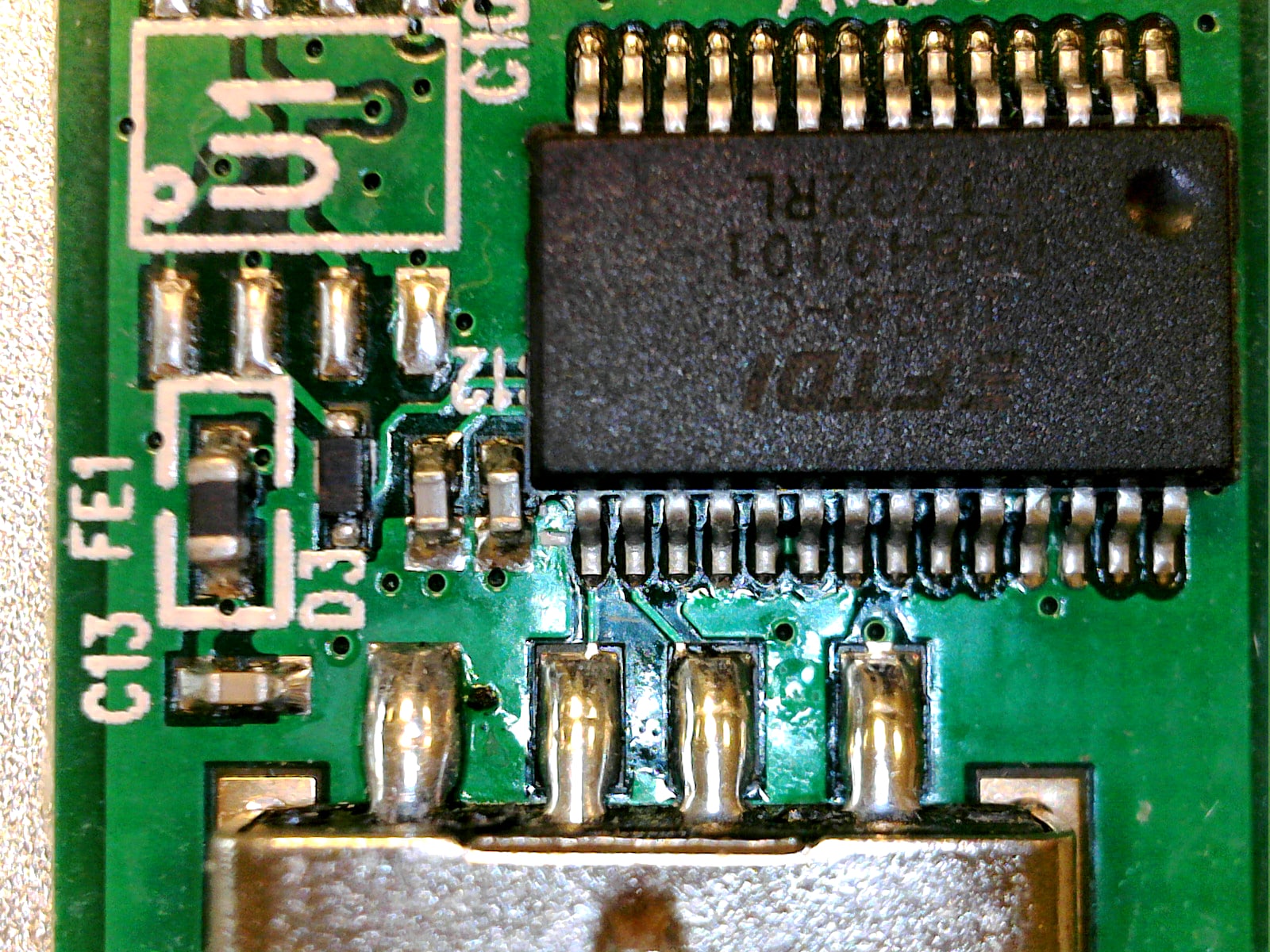 USB to TTL Serial Converter FTDI232RL on the NXP OM15020 USB DONGLE, JN5169 module