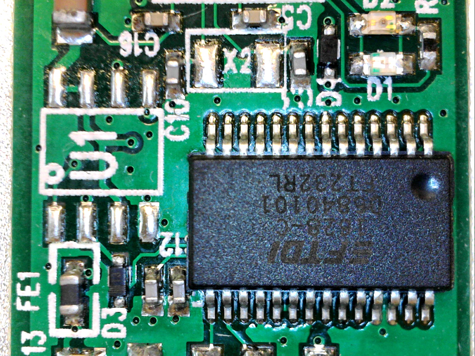 Convertisseur série USB vers TTL FTDI232RL on the NXP OM15020 USB DONGLE, JN5169 module